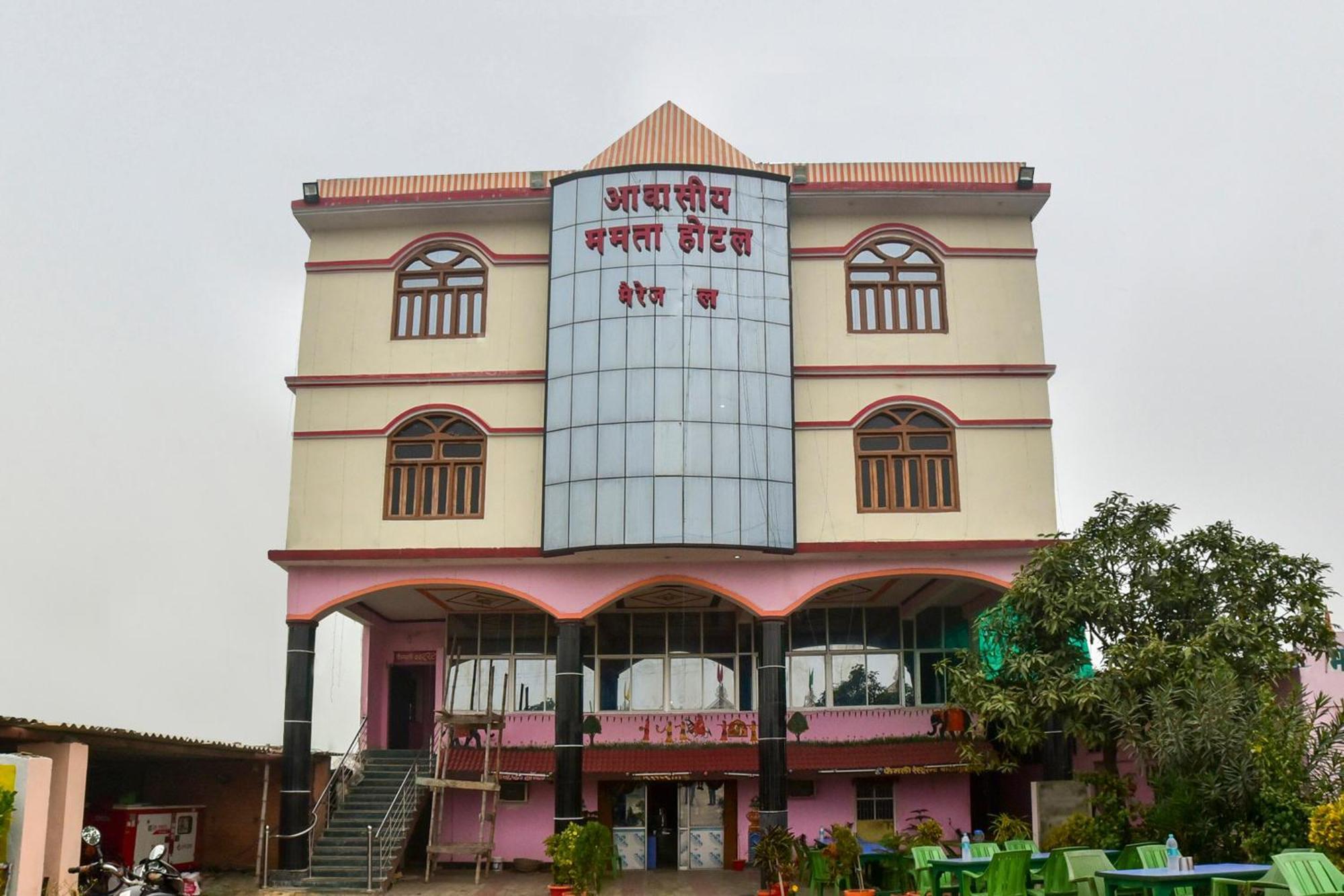 OYO 70010 Mamta Hotel Hajipur Exterior foto